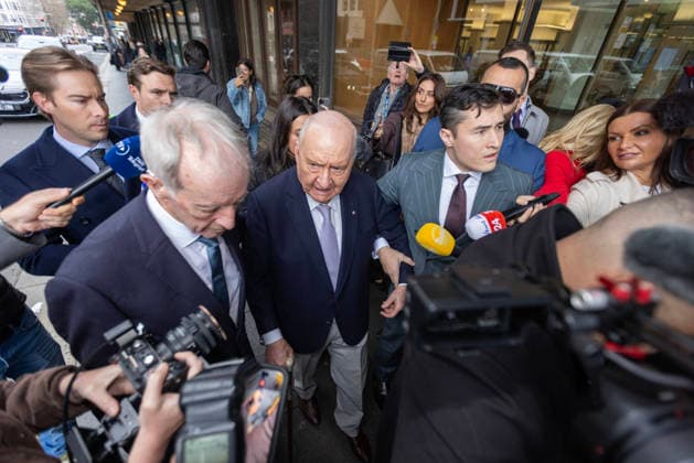 ALAN JONES COURT, Former radio broadcaster Alan Jones arrives at Downing Centre Local Court in Sydney, Monday, August 3, 2026. Former radio broadcaster Alan Jones faces 35 charges related to a series of alleged sexual touching incidents against nearly a dozen men between 2001 and 2019. ( NO ARCHIVING Sydney New South Wales Australia  Copyright: xDamianxShawx 20260803166487150327