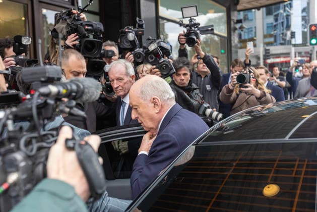 ALAN JONES COURT, Former radio broadcaster Alan Jones arrives at Downing Centre Local Court in Sydney, Monday, August 3, 2026. Former radio broadcaster Alan Jones faces 35 charges related to a series of alleged sexual touching incidents against nearly a dozen men between 2001 and 2019. ( NO ARCHIVING Sydney New South Wales Australia  Copyright: xDamianxShawx 20260803190084385175