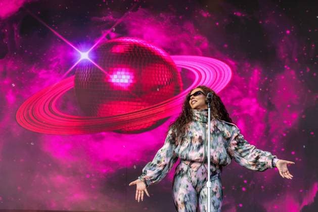 August 2, 2026, Chicago, Illinois, USA: English singer JADE (JADE THIRLWALL) during the Lollapalooza Music Festival at Grant Park in Chicago, Illinois Chicago USA  - ZUMAs135 20260802_zap_s135_049 Copyright: xDanielxDeSloverx