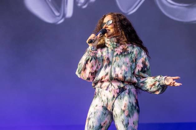 August 2, 2026, Chicago, Illinois, USA: English singer JADE (JADE THIRLWALL) during the Lollapalooza Music Festival at Grant Park in Chicago, Illinois Chicago USA  - ZUMAs135 20260802_zap_s135_051 Copyright: xDanielxDeSloverx