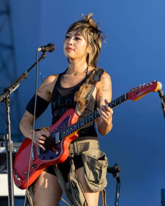 August 2, 2026, Chicago, Illinois, USA: BEABADOOBEE (BEATRICE LAUS) during the Lollapalooza Music Festival at Grant Park in Chicago, Illinois Chicago USA  - ZUMAs135 20260802_zap_s135_063 Copyright: xDanielxDeSloverx
