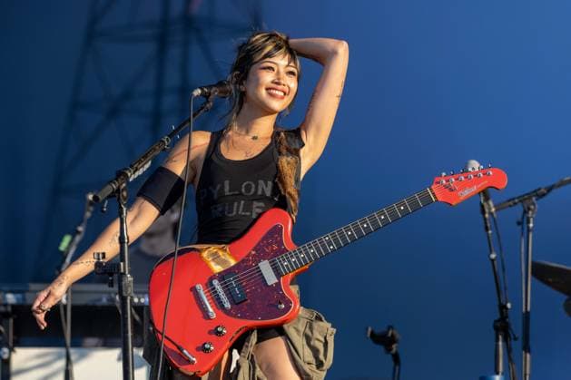 August 2, 2026, Chicago, Illinois, USA: BEABADOOBEE (BEATRICE LAUS) during the Lollapalooza Music Festival at Grant Park in Chicago, Illinois Chicago USA  - ZUMAs135 20260802_zap_s135_067 Copyright: xDanielxDeSloverx