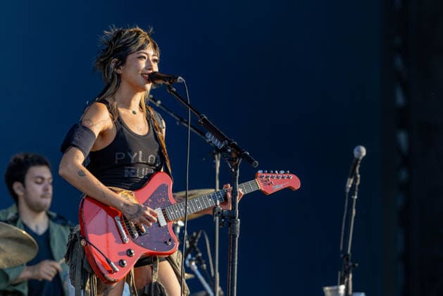 August 2, 2026, Chicago, Illinois, USA: BEABADOOBEE (BEATRICE LAUS) during the Lollapalooza Music Festival at Grant Park in Chicago, Illinois Chicago USA  - ZUMAs135 20260802_zap_s135_068 Copyright: xDanielxDeSloverx