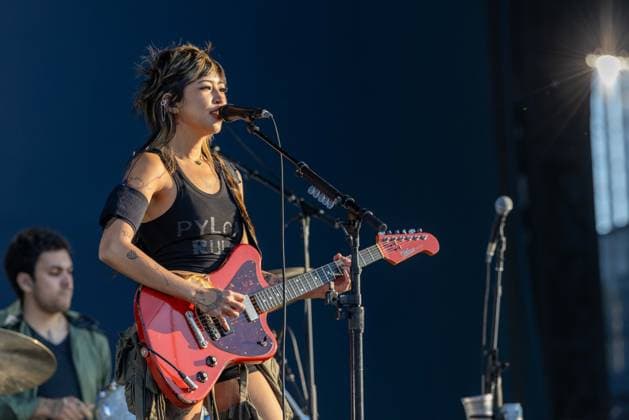 August 2, 2026, Chicago, Illinois, USA: BEABADOOBEE (BEATRICE LAUS) during the Lollapalooza Music Festival at Grant Park in Chicago, Illinois Chicago USA  - ZUMAs135 20260802_zap_s135_069 Copyright: xDanielxDeSloverx