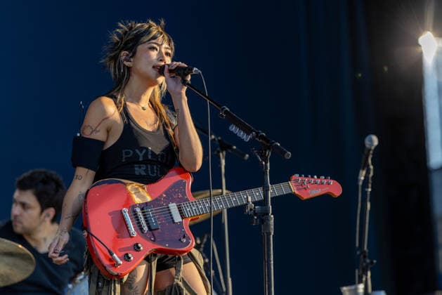 August 2, 2026, Chicago, Illinois, USA: BEABADOOBEE (BEATRICE LAUS) during the Lollapalooza Music Festival at Grant Park in Chicago, Illinois Chicago USA  - ZUMAs135 20260802_zap_s135_070 Copyright: xDanielxDeSloverx