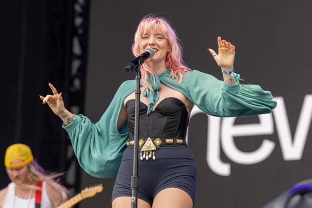 August 2, 2026, Chicago, Illinois, USA: HARLEE CASE of New Constellations during the Lollapalooza Music Festival at Grant Park in Chicago, Illinois Chicago USA  - ZUMAs135 20260802_zap_s135_129 Copyright: xDanielxDeSloverx