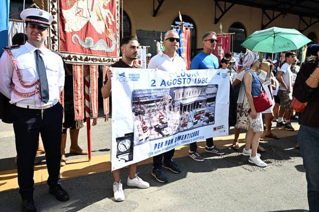 Bologna Massacre Remembrance Day Ceremony - Bologna Crowds gather for the 46th anniversary commemoration of the Bologna Massacre during Remembrance Day in Bologna, Italy on August 2, 2024, remembering the 1974 bombing that resulted in 85 deaths and over 200 injuries. Photo by Gianni Schicchi IPA ABACAPRESS.COM Bologna  Copyright: xSchicchixGianni IPA ABACAx