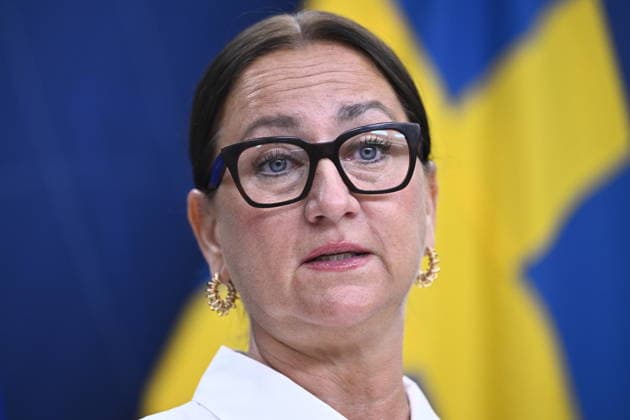 STOCKHOLM, SVERIGE 20260803 Petra Marselius presenteras som ny Diskrimineringsombudman av jämställdhetsminister Nina Larsson (L) pa en presskonferens pa mandagen. STOCKHOLM SVERIGE x10080x *** STOCKHOLM, SWEDEN, August 3, 2026 — Petra Marselius was introduced as the new Discrimination Ombudsman by Minister of Gender Equality Nina Larsson L at a press conference on Monday. STOCKHOLM, SWEDEN x10080x  Copyright: xFredrikxSandberg TTx NY DISKRIMINERINGSOMBUDSMAN PRESENTERAS WrY9vz0IFeI