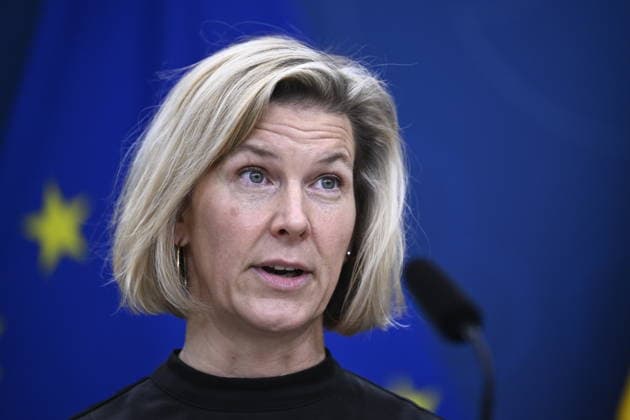 STOCKHOLM, SVERIGE 20260803 Jämställdhetsminister Nina Larsson (L) presenterar ny diiskrimineringsombudsman pa en presskonferens pa mandagen. STOCKHOLM SVERIGE x10080x *** STOCKHOLM, SWEDEN, August 3, 2026: Minister for Gender Equality Nina Larsson (L) introduces the new Anti-Discrimination Ombudsman at a press conference on Monday. STOCKHOLM, SWEDEN x10080x  Copyright: xFredrikxSandberg TTx NY DISKRIMINERINGSOMBUDSMAN PRESENTERAS gNFxWcwDzbQ