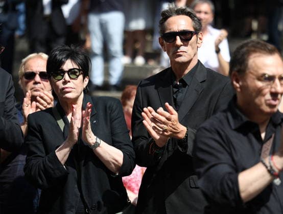 French Singer and Pianist Marie-Paule Belle Funeral - Paris Liane Foly and Relatives after the funeral ceremony for French singer and pianist Marie-Paule Belle at Saint Roch church in Paris, France on August 3, 2026. She died from breast cancer at age 80 on July 25, 2026, in Neuilly-sur-Seine. She was best known for her 1976 hit song La Parisienne ». Photo by Raphael Lafargue ABACAPRESS.COM Paris Ile-de-France France  Copyright: xLafarguexRaphael ABACAx