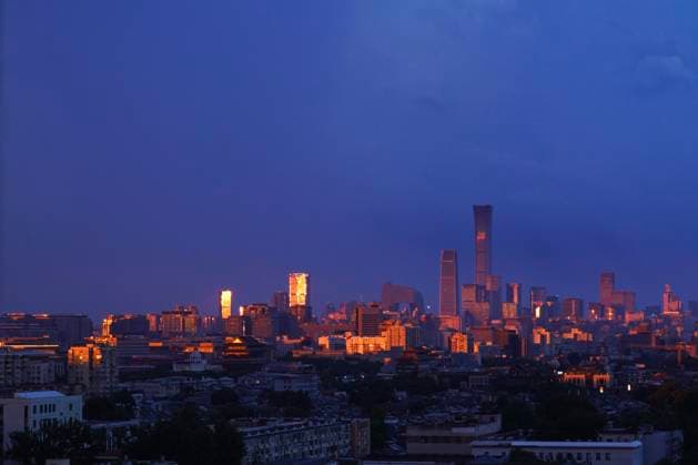 (260803) -- BEIJING, Aug. 3, 2026 -- This photo taken on Aug. 3, 2026 shows a view after rain in Beijing, capital of China. ) CHINA-BEIJING-VIEW (CN) DuxJuanjuan 