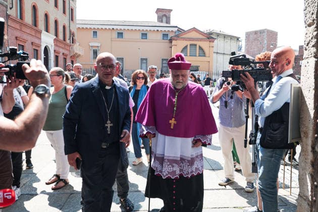IPA87213277 - Milan: Don Mazzi™s funeral at the Basilica of Sant™Ambrogio. Pictured is the bishop emeritus of Asti.  Copyright: xFrancescoxEnriquezx xPoolxEnriquezxPiaggesix 87213277