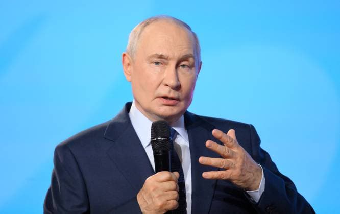 Russia Putin Siberian Federal District 9216672 03.08.2026 Russian President Vladimir Putin speaks during the closing ceremony of the Bolshaya Peremena national contest for schoolchildren in grades 5 7 in Krasnoyarsk, Russia. Evgeny Biyatov Sputnik Krasnoyarsk Russia  Copyright: xEvgenyxBiyatovx