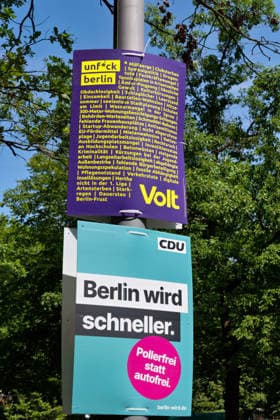Berlin,03.08.2026,Wahlplakat der Partei Volt sowie CDU zur Wahl zum 20.Abgeordnetenhaus von Berlin sowie zu den Bezirksverordnetenversammlungen am 20.09.2026. *** Berlin, August 3, 2026—Election posters for the Volt Party and the CDU for the election to the 20th Berlin House of Representatives and the district councils on September 20, 2026