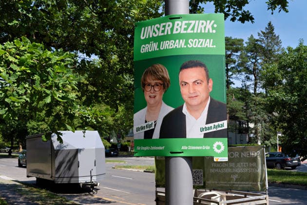 Berlin,03.08.2026,Wahlplakat der Partei Bündnis 90 die Grünen Ulrike Kipf und Urban Aykal zur Wahl zum 20.Abgeordnetenhaus von Berlin sowie zu den Bezirksverordnetenversammlungen am 20.09.2026. *** Berlin, August 3, 2026—Election poster for the Alliance 90 The Greens party featuring Ulrike Kipf and Urban Aykal for the election to the 20th Berlin House of Representatives and the district councils on September 20, 2026
