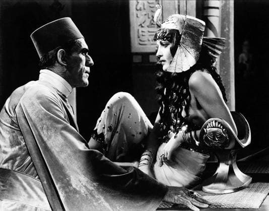 The Mummy, 1932 Boris Karloff & Zita Johann The Mummy 22 December 1932 Die Mumie Character(s): Im-ho-tep, Helen Grosvenor Director: Karl Freund SSW91119 Allstar Picture Library Ltd UNIVERSAL PICTURES **Warning** This Photograph is for editorial use only and is the copyright of UNIVERSAL PICTURES and or the Photographer assigned by the Film or Production Company & can only be reproduced by publications in conjunction with the promotion of the above Film. A Mandatory Credit To UNIVERSAL PICTURES is required. The Photographer should also be credited when known. No commercial use can be granted without written authority from the Film Company. Copyright: xUNIVERSALxPICTURESx