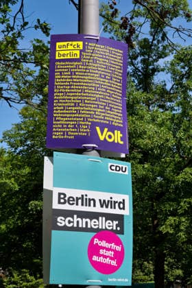 Berlin,03.08.2026,Wahlplakat der Partei Volt sowie der CDU zur Wahl zum 20.Abgeordnetenhaus von Berlin sowie zu den Bezirksverordnetenversammlungen am 20.09.2026. *** Berlin, August 3, 2026—Election poster for the Volt Party and the CDU for the election to the 20th Berlin House of Representatives and the district councils on September 20, 2026