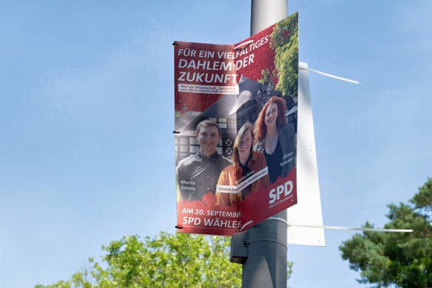Berlin,03.08.2026,Wahlplakat der Partei SPD mit Moritz Scholz,Carolina Böhm sowie Ellinor Trenczek zur Wahl zum 20.Abgeordnetenhaus von Berlin sowie zu den Bezirksverordnetenversammlungen am 20.09.2026. *** Berlin, August 3, 2026—SPD campaign poster featuring Moritz Scholz, Carolina Böhm, and Ellinor Trenczek for the election to the 20th Berlin House of Representatives and the district councils on September 20, 2026