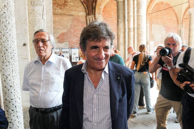 IPA87214064 - Milan: Don Mazzi™s Funeral at the Basilica of Sant™Ambrogio Pictured: Urbano Cairo  Copyright: xDuilioxPiaggesix xPoolxEnriquezxPiaggesix 87214064