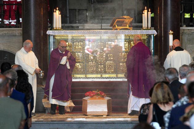 IPA87214065 - Milan: Don Mazzi™s Funeral at the Basilica of Sant™Ambrogio  Copyright: xDuilioxPiaggesix xPoolxEnriquezxPiaggesix 87214065