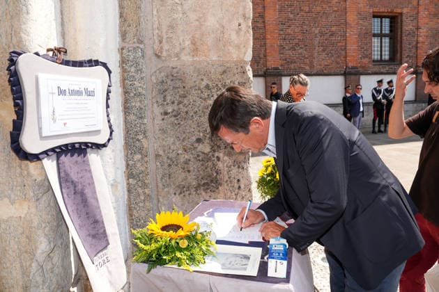IPA87214036 - Milan: Don Mazzi™s Funeral at the Basilica of Sant™Ambrogio In the photo: Giorgio Gori  Copyright: xDuilioxPiaggesix xPoolxEnriquezxPiaggesix 87214036
