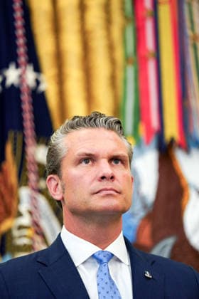 Trump White House Executive Order Signing WASHINGTON, DC - AUG. 3: Defense Secretary Pete Hegseth looks on as U.S. President Donald Trump announces an executive order establishing the Presidential Military Spouse Commission on Monday, Aug. 3, 2026 in the Oval Office at the White House in Washington, D.C. (Photo by Allison Robbert Pool For The Washington Post) Washington DC United States  Copyright: xPool ABACAx