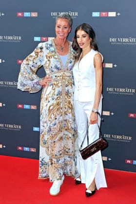 Die Verräter . Sonja Zietlow und Cathy Hummels anläßlich der Kino-Preview Die Verräter Staffel 4, Folge 1 am 03.08.2026 im Cinenova Köln. 20260803MWI139501 *** The Traitors stars Sonja Zietlow and Cathy Hummels at the movie preview for The Traitors Season 4, Episode 1 on August 3, 2026, at Cinenova Cologne 20260803MWI139501