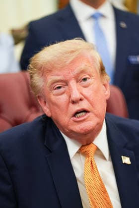 President Donald Trump announces an executive order establishing the Presidential Military Spouse Commission in the Oval Office at the White House in Washington, DC on Monday, August 3, 2026. The advisory board, led by Jennifer Hegseth, wife of Secretary of Defense Pete Hegseth, will focus on key quality-of-life areas for military families including employment, childcare, housing, healthcare, and education.  WASP20260803108 AllisonxRobbert