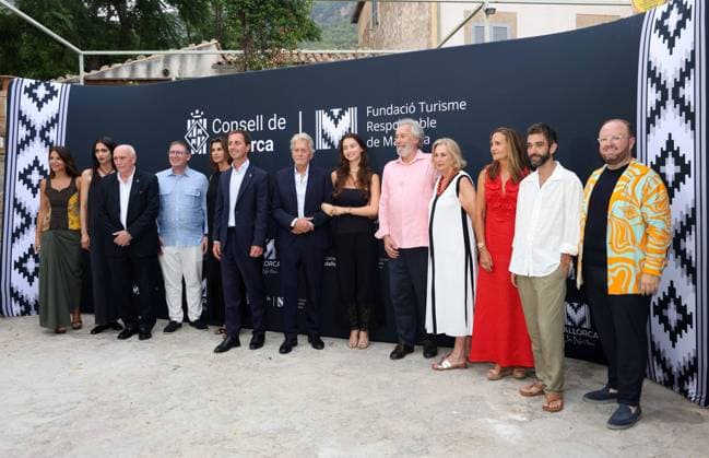 First edition of the Mallorca, Land of Honour awards The mayor of Valldemossa, Nadal Torres. 03 Aug 2026 Pictured: The mayor of Valldemossa, Nadal Torres, the Regional Minister for Tourism, Guillem Ginard, the President of the Consell de Mallorca, Llorenç Galmés, the actor Michael Douglas and his daughter, Carys Zeta Douglas, Mariángel Alcázar, and Pablo Erroz during the first edition of the Mallorca, Land of Honour awards, on 3 August 2026, in Mallorca (Balearic Islands, Spain). These awards were established to recognise various personalities for their careers and their connection to the island. ********** 3 AUGUST 2026 Raúl Terrel Europa Press 08 03 2026.  Copyright: xThexMegaxAgencyxEuropaxPressx xMEGAx