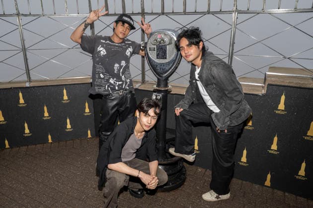 August 3, 2026, New York, New York, USA: FELIP JHON SUSON, JUSTIN DE DIOS and JOHN PAULO of SB19 visit the Empire State Building to celebrate their historic Lollapalooza performance as the festival s first Filipino act. 3 August 2026 New York USA  - ZUMAa265 20260803_zep_a265_019 Copyright: xEricxAcquayex