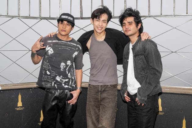 August 3, 2026, New York, New York, USA: FELIP JHON SUSON, JUSTIN DE DIOS and JOHN PAULO of SB19 visit the Empire State Building to celebrate their historic Lollapalooza performance as the festival s first Filipino act. 3 August 2026 New York USA - ZUMAa265 20260803_zep_a265_013 Copyright: xEricxAcquayex