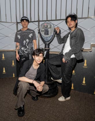 August 3, 2026, New York, New York, USA: FELIP JHON SUSON, JUSTIN DE DIOS and JOHN PAULO of SB19 visit the Empire State Building to celebrate their historic Lollapalooza performance as the festival s first Filipino act. 3 August 2026 New York USA  - ZUMAa265 20260803_zep_a265_020 Copyright: xEricxAcquayex
