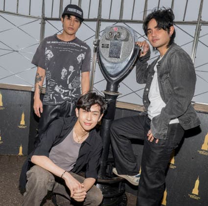 August 3, 2026, New York, New York, USA: FELIP JHON SUSON, JUSTIN DE DIOS and JOHN PAULO of SB19 visit the Empire State Building to celebrate their historic Lollapalooza performance as the festival s first Filipino act. 3 August 2026 New York USA  - ZUMAa265 20260803_zep_a265_022 Copyright: xEricxAcquayex