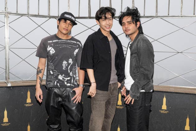 August 3, 2026, New York, New York, USA: FELIP JHON SUSON, JUSTIN DE DIOS and JOHN PAULO of SB19 visit the Empire State Building to celebrate their historic Lollapalooza performance as the festival s first Filipino act. 3 August 2026 New York USA - ZUMAa265 20260803_zep_a265_017 Copyright: xEricxAcquayex