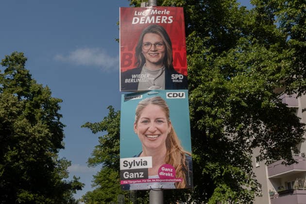 Berlin, Wahl, AGH, BVV, Plakate Berlin, Wahl, zum Abgeordnetenhaus und den Bezirksverordnetenversammlungen, AGH, BVV, Plakate, SPD, CDU Berlin Berlin GER *** Berlin, Election, AGH, BVV, Posters Berlin, Election, to the House of Representatives and the District Councils, AGH, BVV, Posters, SPD, CDU Berlin Berlin GER