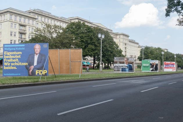 Berlin, Wahl, AGH, BVV, Plakate Berlin, Wahl, zum Abgeordnetenhaus und den Bezirksverordnetenversammlungen, AGH, BVV, Plakate, Bündnis 90 Die Grünen, FDP, CDU, Die Linke Berlin Berlin GER *** Berlin, Election, AGH, BVV, Posters Berlin, Election, for the House of Representatives and the District Councils, AGH, BVV, Posters, Alliance 90 The Greens, FDP, CDU, The Left Berlin Berlin GER