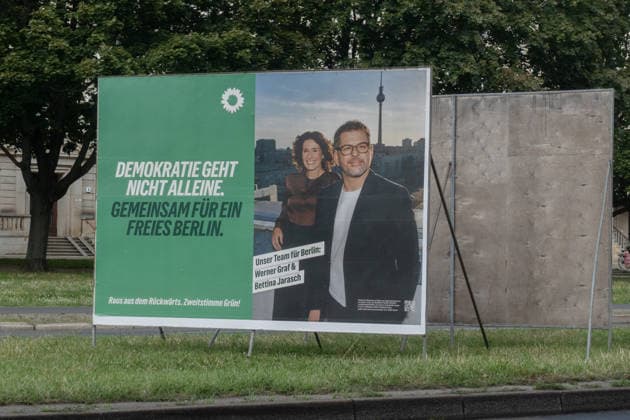 Berlin, Wahl, AGH, BVV, Plakate Berlin, Wahl, zum Abgeordnetenhaus und den Bezirksverordnetenversammlungen, AGH, BVV, Plakate, Bündnis 90 Die Grünen Berlin Berlin GER *** Berlin, Election, AGH, BVV, Posters Berlin, Election, for the House of Representatives and the District Councils, AGH, BVV, Posters, Alliance 90 The Greens Berlin Berlin GER