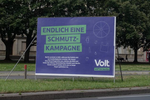 Berlin, Wahl, AGH, BVV, Plakate Berlin, Wahl, zum Abgeordnetenhaus und den Bezirksverordnetenversammlungen, AGH, BVV, Plakate, Volt Berlin Berlin GER *** Berlin, Election, AGH, BVV, Posters Berlin, Election, for the House of Representatives and the District Councils, AGH, BVV, Posters, Volt Berlin Berlin GER