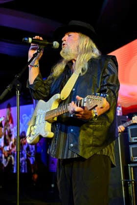 July 31, 2026 - Orlando, Florida, U.S. - Singer and guitarist Randall Hall of the World Classic Rockers performs in Orlando, Florida on July 31,2026. The band is made up of musician that played with legendary rock bands such as Steppenwolf, Journey, Lynyrd Skynyrd and Santana. Orlando USA - ZUMAbk3_ 20260803_zaf_bk3_030 Copyright: xDavidxBeckerx