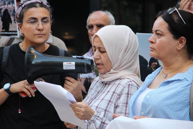 Yazidi Genocide Anniversary Commemorated in Ä°zmir Ä°ZMÄ°R, Türkiye August 3, 2026: Members of the DEM Party Women™s Assembly and the Free Women™s Movement (Tevgera JinÃªn Azad) hold a press statement in Alsancak to mark the 12th anniversary of the ISIS attack on the Yazidi community in Sinjar, Iraq. Participants display photographs of Yazidi women who were killed, abducted, or subjected to sexual slavery during the 2014 attacks, commemorating victims of atrocities recognized by the United Nations and the European Parliament as genocide. Izmir Türkiye Copyright: x xNagihanxCakirx xJNAxPressx