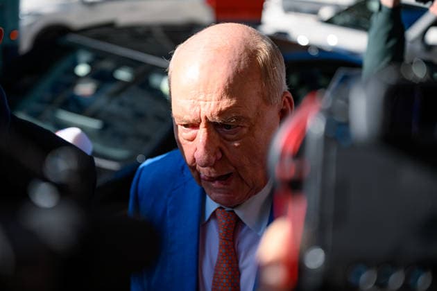 ALAN JONES COURT, Former radio broadcaster Alan Jones arrives at Downing Centre Local Court in Sydney, Tuesday, August 4, 2026. ( NO ARCHIVING SYDNEY NEW SOUTH WALES AUSTRALIA  Copyright: xGEORGExCHANx 20260804155123455869