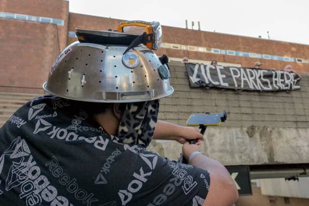 August 3, 2026, New York, New York, USA: Tribeca residents and supporters demonstrate against ICE vehicles parking at ICON Parking garage.on Harrison Street in IPN Plaza Tribeca. It is believed the garage holds a fleet of new unlicensed SUV s.the type ICE uses in their arrest deportation operations. The garage is close to their offices at 26 Federal Plaza and the .ICE Field Offices on Varick Street. New York USA  - ZUMAh156 20260803_znp_h156_003 Copyright: xMiloxHessx