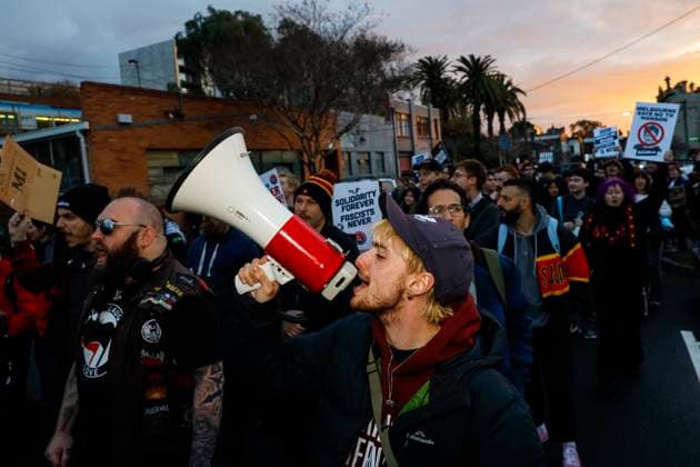 One Nation Campaign Launch Protest in Melbourne, Australia – 03 Aug 2026 A protester speaks through a megaphone during a rally. Protesters gathered to demonstrate against the launch of One Nation’s Victorian state election campaign by party leader Pauline Hanson. The demonstration was organised in opposition to the party’s policies and political views as One Nation prepares to contest the upcoming Victorian state election. Melbourne Australia Copyright: xYexMyoxKhantx xSOPAxImagesx Ye-Myo-Khant-1440801
