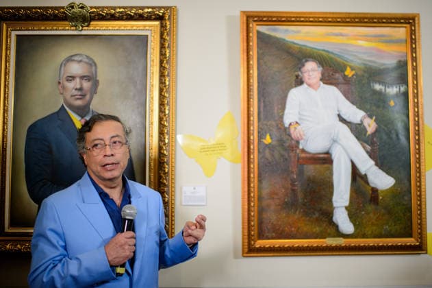 News Bilder des Tages #2 August 3, 2026, Bogota, Bogota D.C, Colombia: Colombian president Gustavo Petro speaks during a press conference and unveils his presidential portrait painted by Jaime Rojas at Casa de Narino in Bogota, Colombia on August 3, 2026 days before Petro leaves office. Photo bt: Long Visual Press Bogota Colombia  - ZUMAvp1_ 20260803_zia_vp1_001 Copyright: xSebastianxBarrosx