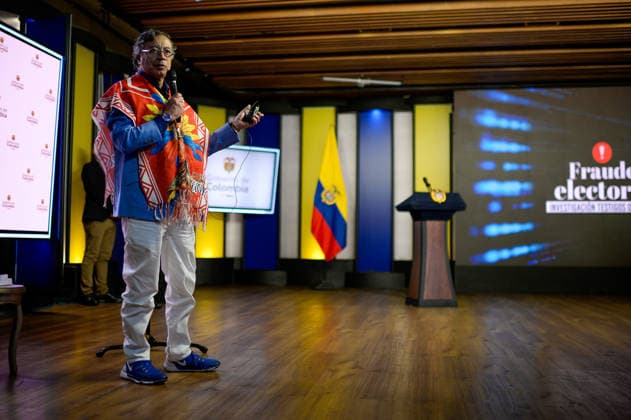 August 3, 2026, Bogota, Bogota D.C, Colombia: Colombian president Gustavo Petro speaks during a press conference and unveils his presidential portrait painted by Jaime Rojas at Casa de Narino in Bogota, Colombia on August 3, 2026 days before Petro leaves office. Photo bt: Long Visual Press Bogota Colombia - ZUMAvp1_ 20260803_zia_vp1_008 Copyright: xSebastianxBarrosx