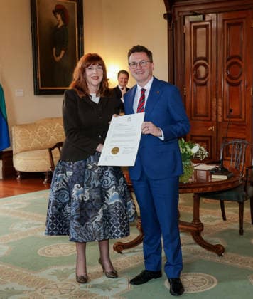 GOVERNMENT SWEARING IN DOORSTOP, Gardner Governor of Victoria Margaret Gardner following the swearing-in Minister Anthony Carbines during the swearing-in of Ministers in the Ben Carroll Government at Government House in Melbourne, Tuesday, August 4, 2026. ( NO ARCHIVING MELBOURNE VICTORIA AUSTRALIA  Copyright: xIanxCurriex 20260804165404279971