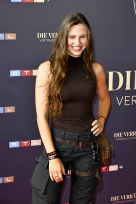 ABB VERRAETTER- Ann-Kathrin Bendixen, Pseudonym Affe auf Bike Weltreisende, Influencerin auf dem roten Teppich Teilnehmerin bei den neuen folgen der RTL Sendung TV Serie Die Verraeter - Vertraue Niemandem Staffel 4 im Cinonova Kino am 03.08.2026 in Koeln Ehrenfeld NRW Deutschland *** ABB TRAITOR Ann Kathrin Bendixen, pseudonym Affe auf Bike, world traveler, red-carpet influencer, and participant in the new episodes of the RTL TV series *Die Verräter: Trust No One*, Season 4, at the Cinonova Cinema on August 3, 2026, in Cologne-Ehrenfeld, North Rhine-Westphalia, Germany