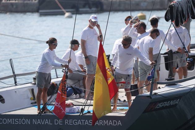 King Felipe arrives at the marina in Palma de Mallorca to participate in the Copa del Rey Mapfre. King Felipe VI boarding the Hispania alongside the rest of the crew on August 4, 2026, in Palma de Mallorca, Spain KING REGATTAS MARINA SAILING CUP Raú Palma de Mallorca Palma de Mallorca, Spain  Copyright: xRaulxTerrelx 7701153