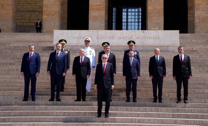 Turkish President Recep Tayyip Erdogan visits Anitkabir ANKARA, TURKIYE - AUGUST 04: Turkish President Recep Tayyip Erdogan and members of the Supreme Military Council (YAS) pose for photos during a visit to Anitkabir, accompanied by Turkish Vice President Cevdet Yilmaz, Turkish Minister of Justice Akin Gurlek, Turkish Foreign Minister Hakan Fidan, Turkish Minister of Treasury and Finance Mehmet Simsek, Turkish Interior Minister Mustafa Ciftci, Turkish Minister of National Education Yusuf Tekin, Turkish National Defense Minister Yasar Guler, Turkish Chief of General Staff Gen. Metin Gurak, Land Forces Commander General Selcuk Bayraktaroglu, Naval Forces Commander Admiral Ercument Tatlioglu, Air Force Commander General Ziya Cemal Kadioglu, a  Copyright: x2026xAnadoluxErcinxErturkx