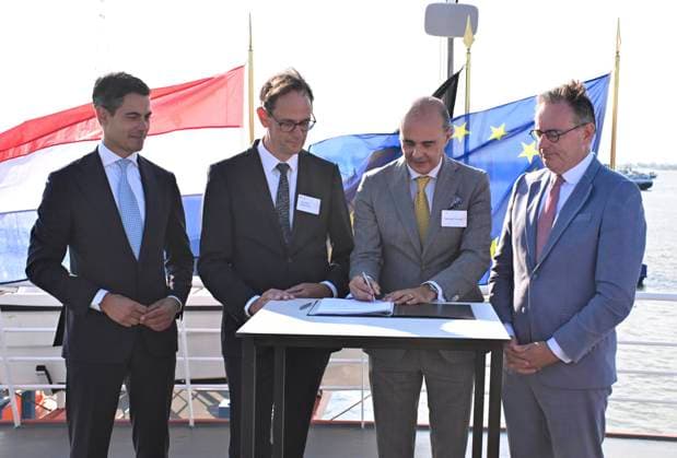 Inauguration Of The Brabo Project LILLO, BELGIUM - AUGUST 04: Belgian Prime Minister Bart De Wever and Dutch Minister-President Rob Jetten are present at the Launch of the Brabo project and signing of a cooperation agreement between Elia and TenneT .At the Port of Antwerp, Elia and TenneT are celebrating the successful completion of the Brabo project, one of the most significant investments in Belgium s high-voltage grid over the past decade. ..(LUH)..on August 04, 2026 in Lillo, Belgium, 04 08 2026 Lillo Belgium  Copyright: xBertxVanxDenxBrouckex